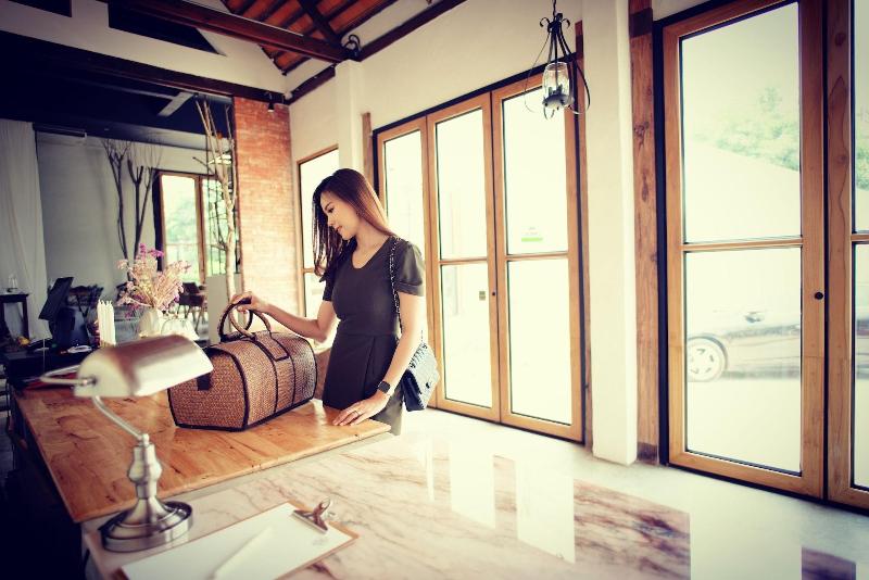 بنسيون White Wall Riverfront