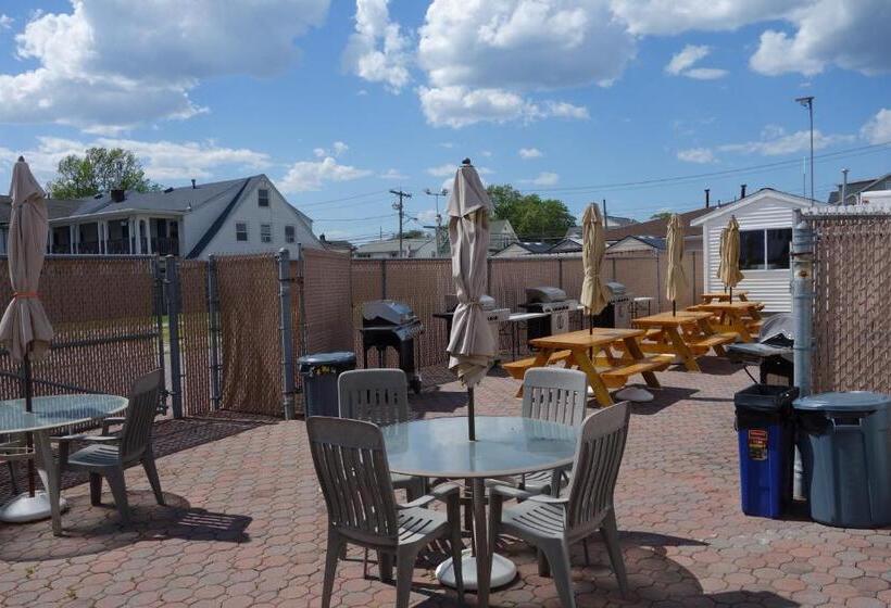 The Amethyst Beach Motel