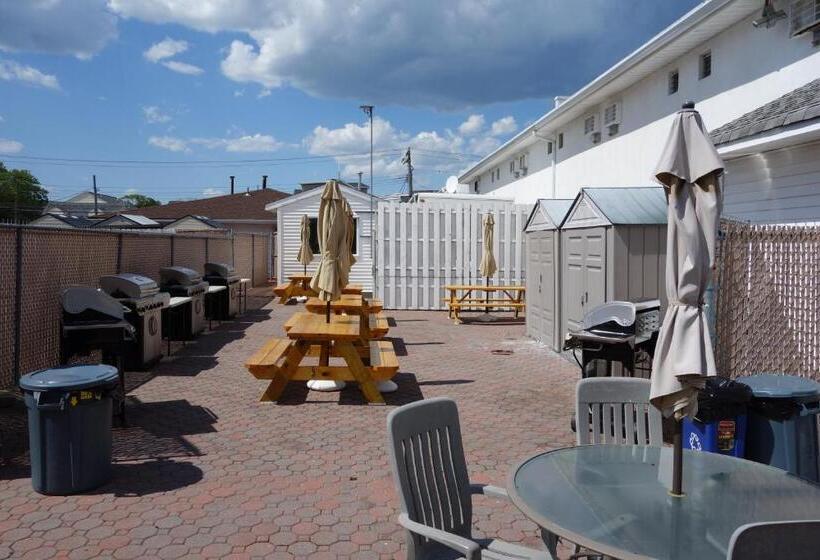 The Amethyst Beach Motel