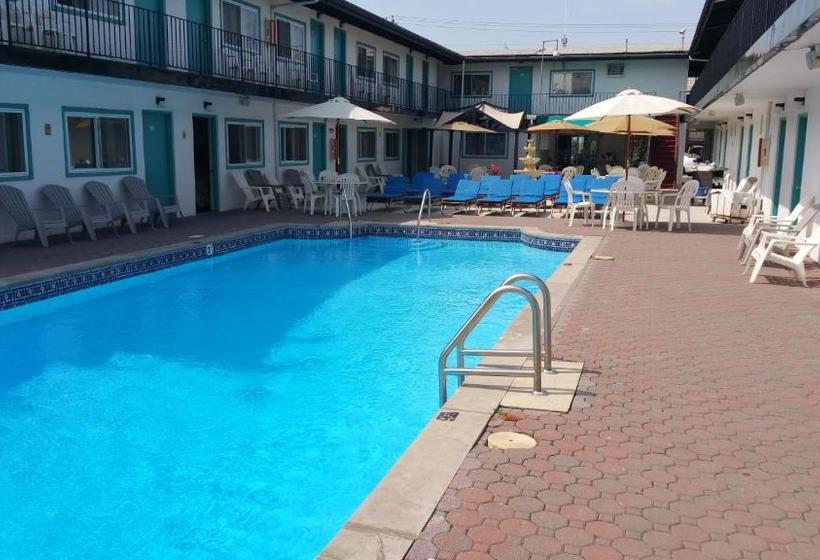 The Amethyst Beach Motel