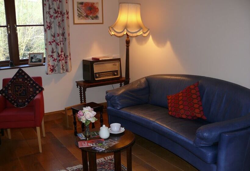 The Larches Ledbury Bed And Breakfast
