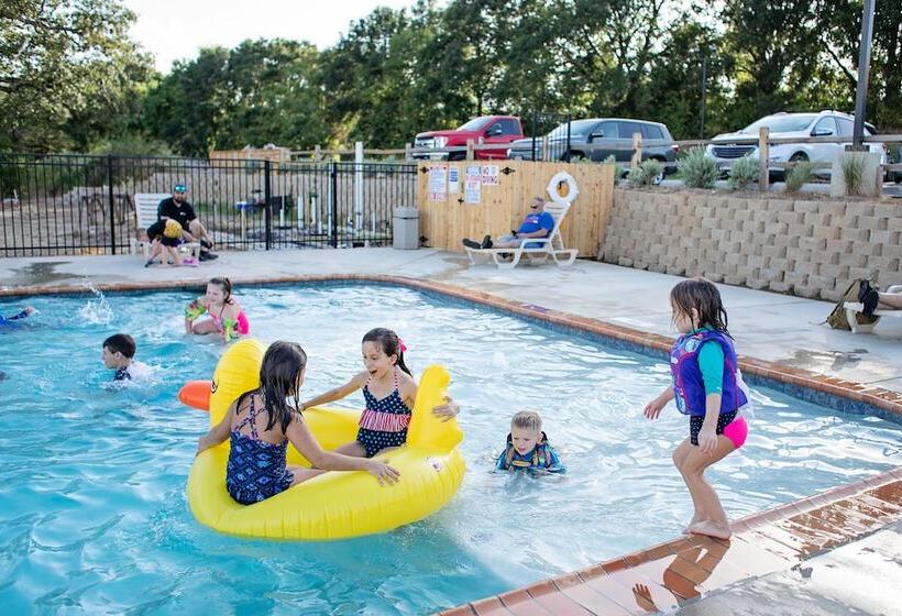 The Silver Spur Resort   Campsite