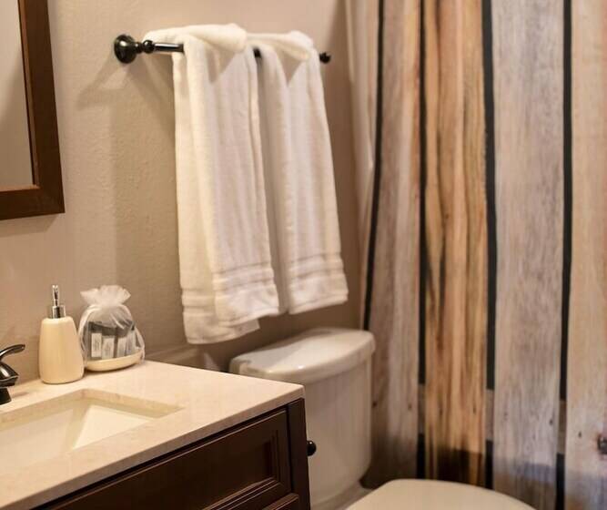 The Silver Spur Resort   Campsite