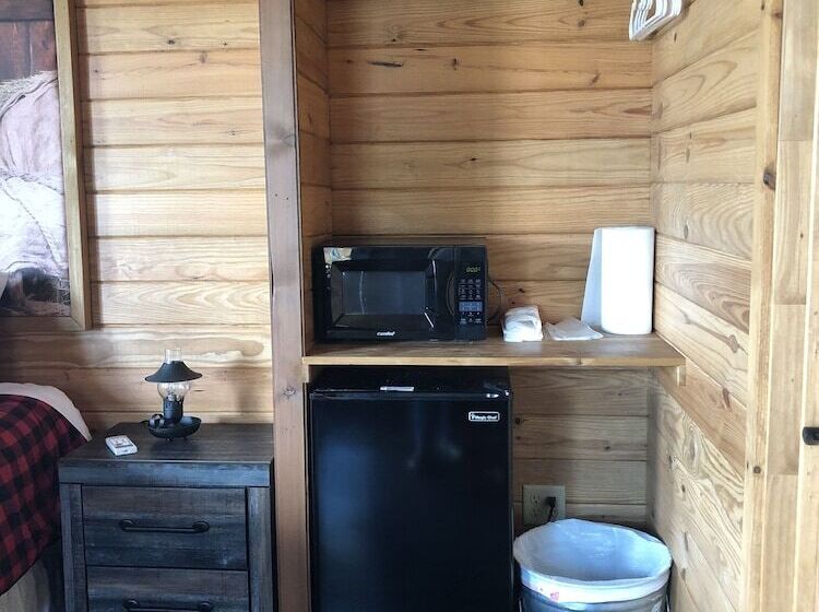 The Silver Spur Resort   Campsite