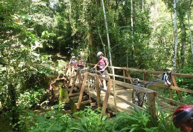 هاستل Murchison Backpackers