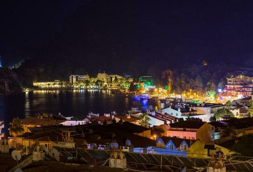 فندق Amossi̇a Elite Boutique