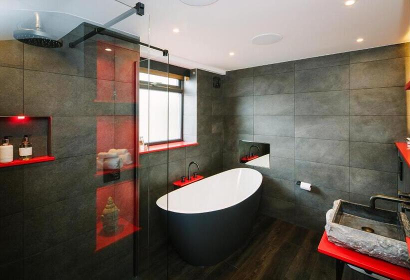 민박 Absoluxe Suites