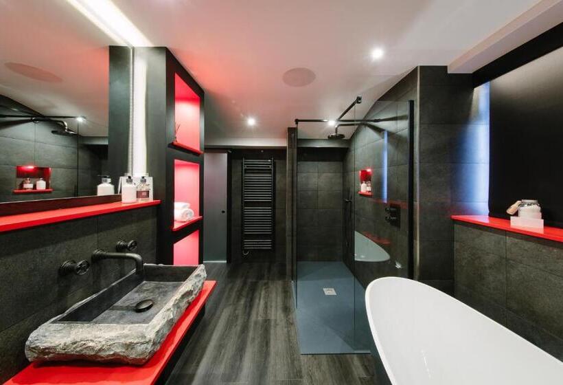 민박 Absoluxe Suites