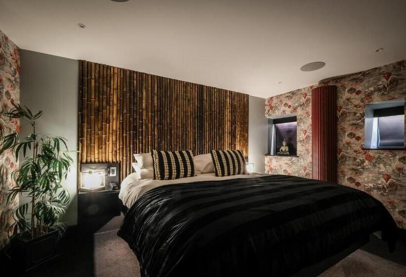 민박 Absoluxe Suites