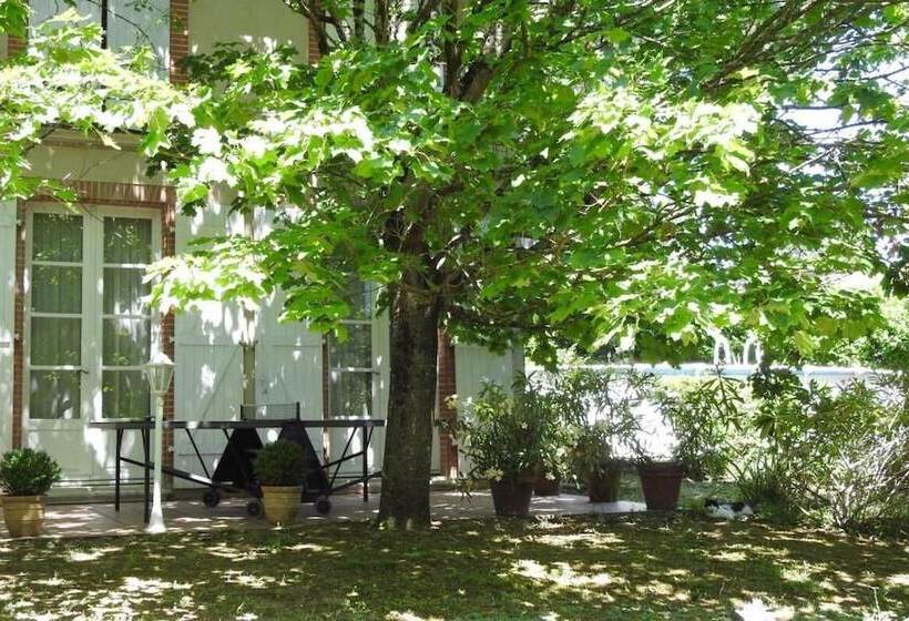 ベッドアンドブレックファースト Chambres D'hotes Pin Parasol