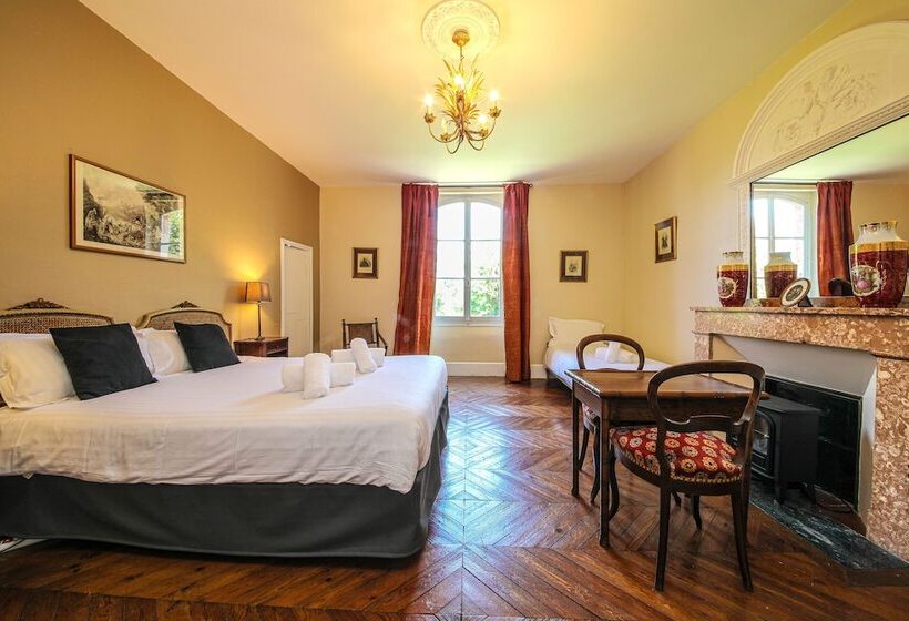 Bed and Breakfast Le Manoir Du Thouron