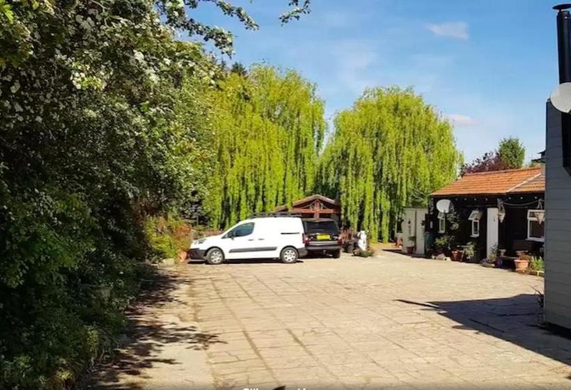 Bed and Breakfast Ottleys Guest House