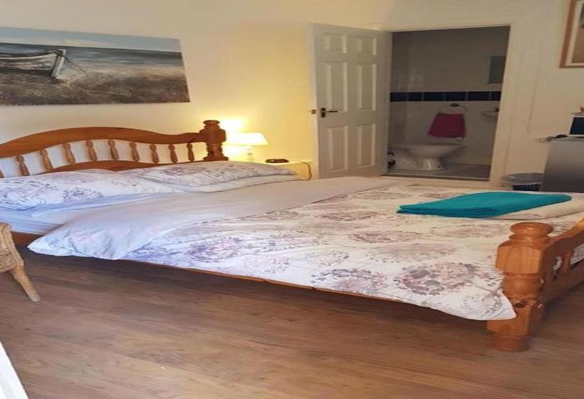 Bed and Breakfast Ottleys Guest House