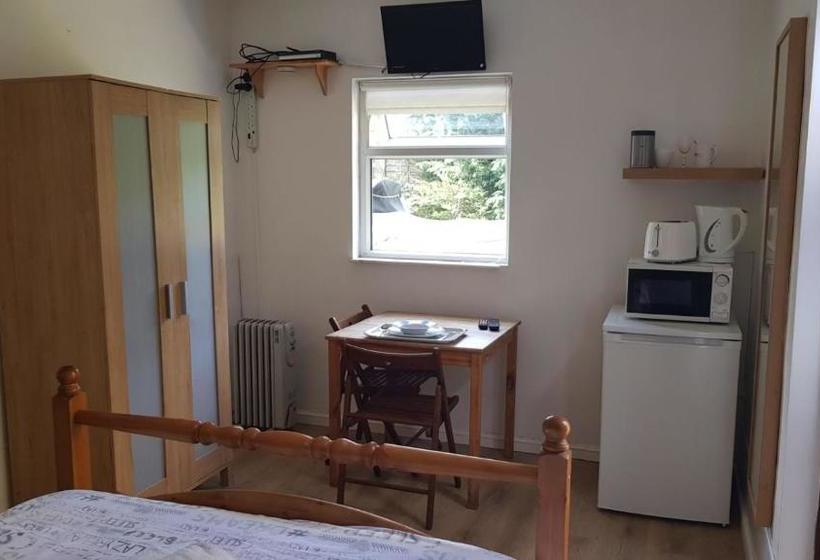 Bed and Breakfast Ottleys Guest House