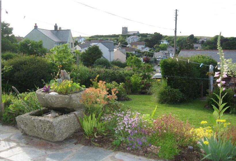 مبيت وإفطار The Old Coach House