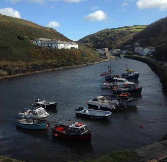 مبيت وإفطار The Old Coach House