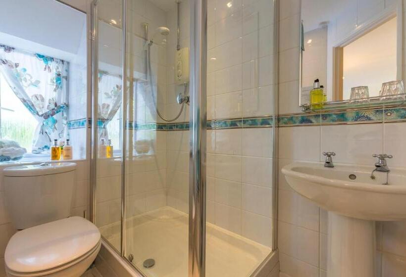 مبيت وإفطار The Old Coach House