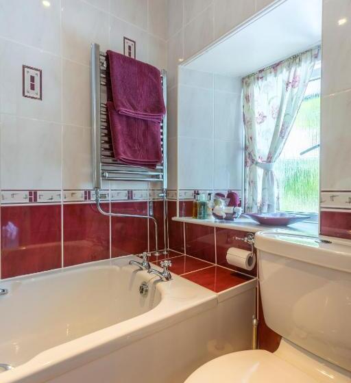 مبيت وإفطار The Old Coach House