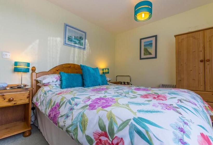 مبيت وإفطار The Old Coach House