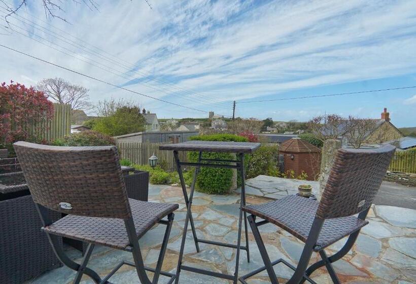 مبيت وإفطار The Old Coach House