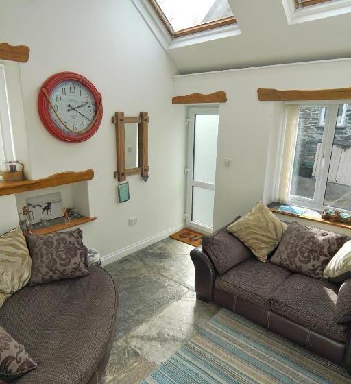 مبيت وإفطار The Old Coach House