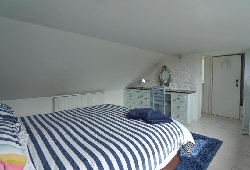 مبيت وإفطار The Old Coach House