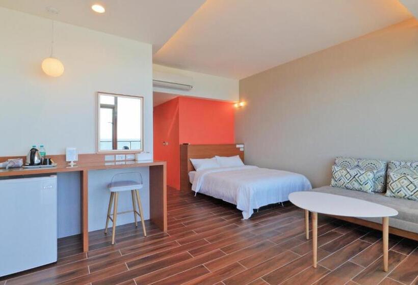 تختخواب و صبحانه Two Home Inn