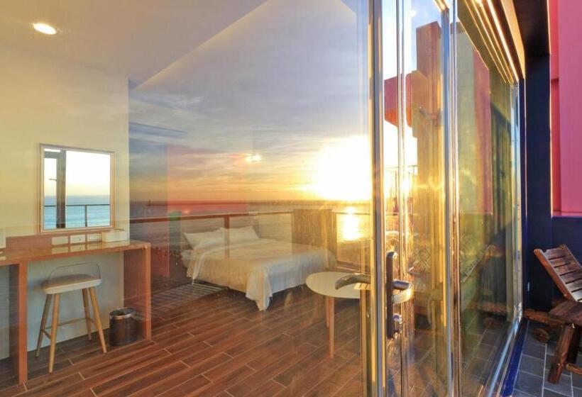 تختخواب و صبحانه Two Home Inn