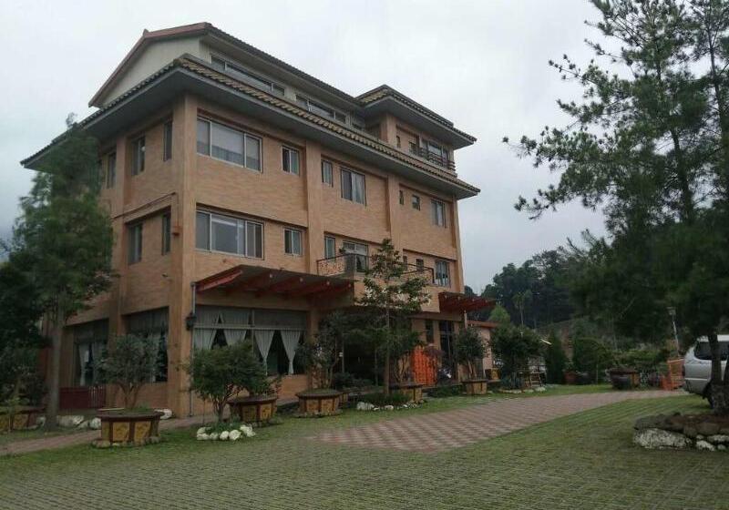 تختخواب و صبحانه 溪頭老爺山莊xitou Royal Villa