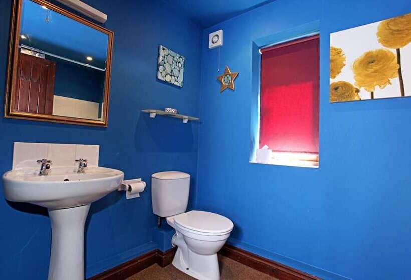 Cornfields Hotel & Restaurant