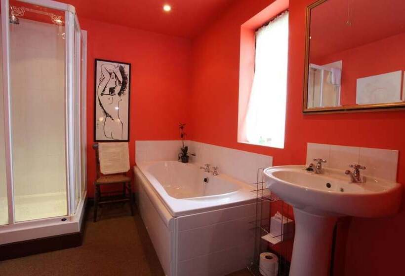 Cornfields Hotel & Restaurant