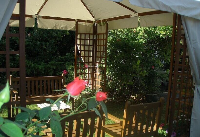 Cornfields Hotel & Restaurant