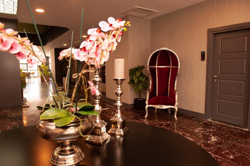 Empula Hotel & Residences