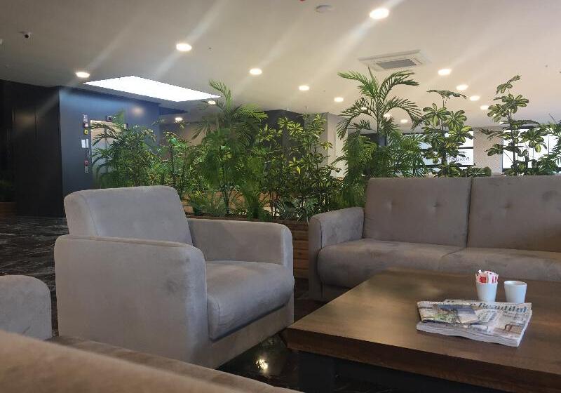 Empula Hotel & Residences