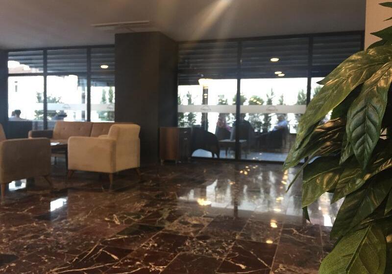 Empula Hotel & Residences