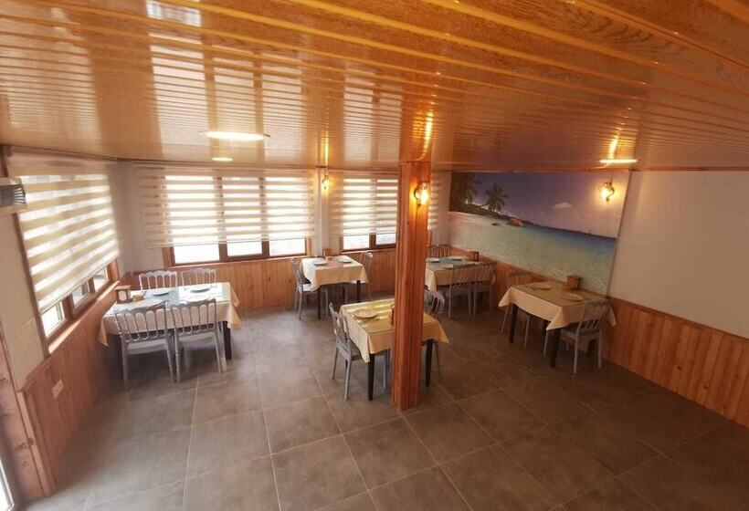 פונדק Assos Livza Butik & Apart Otel