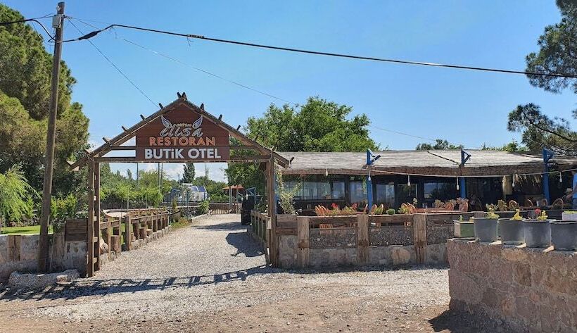 פונדק Elisa Butik Otel Ve Restaurant