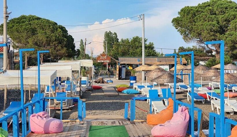 פונדק Elisa Butik Otel Ve Restaurant