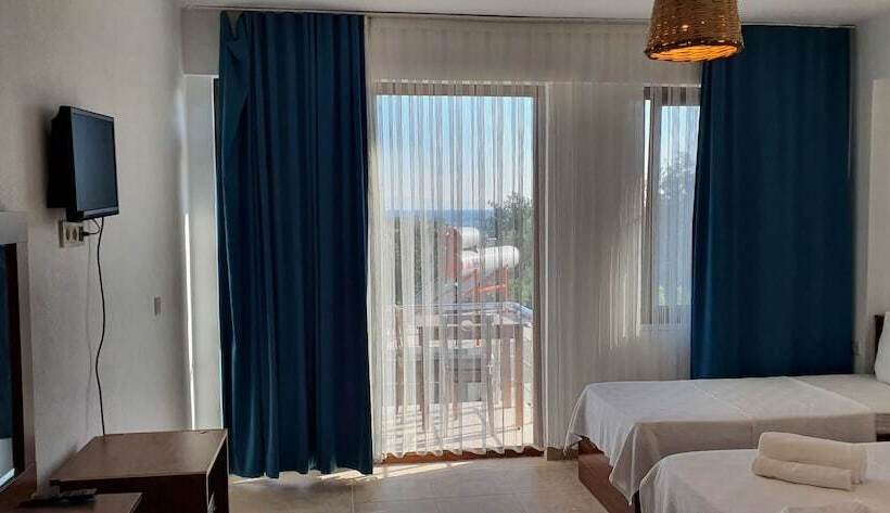 פונדק Elisa Butik Otel Ve Restaurant