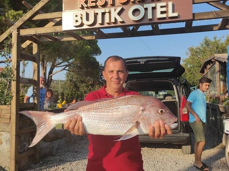 פונדק Elisa Butik Otel Ve Restaurant