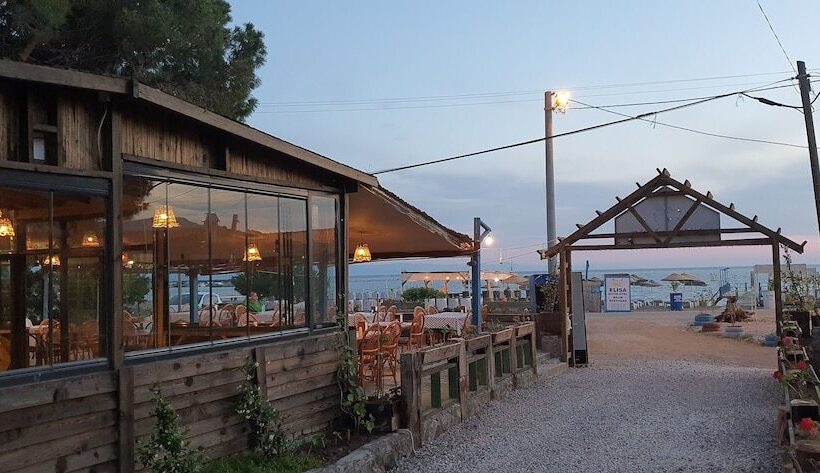 פונדק Elisa Butik Otel Ve Restaurant