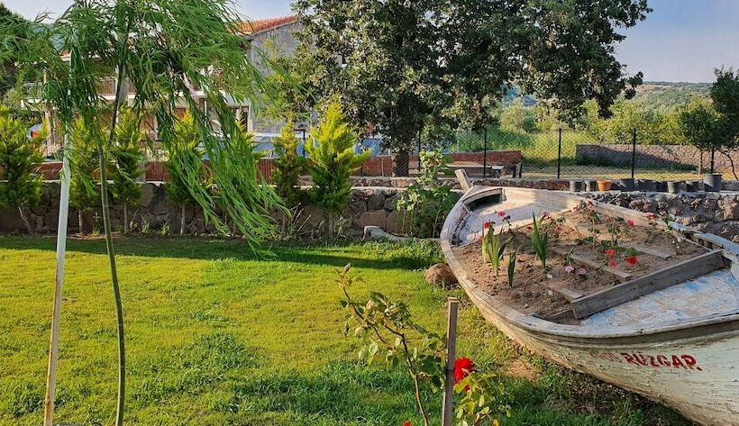 פונדק Elisa Butik Otel Ve Restaurant