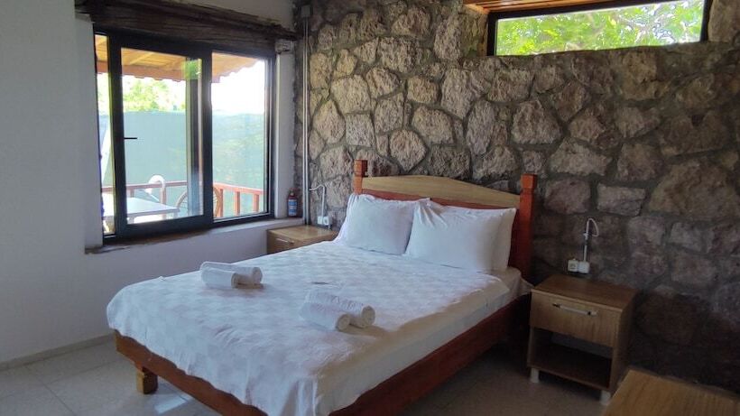 פונדק Elisa Butik Otel Ve Restaurant