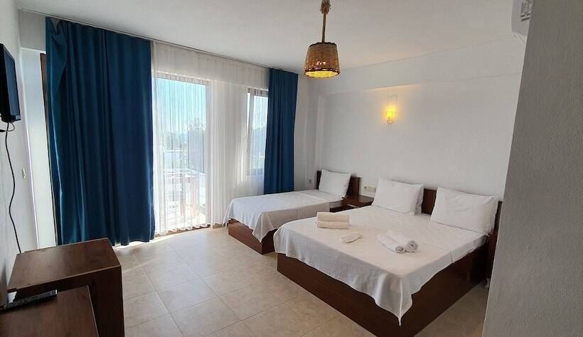 פונדק Elisa Butik Otel Ve Restaurant