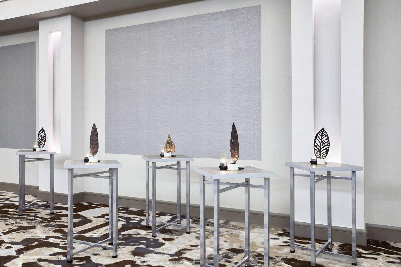 Ac Hotel By Marriott Houston Downtown