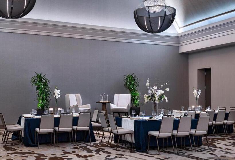 Ac Hotel By Marriott Houston Downtown