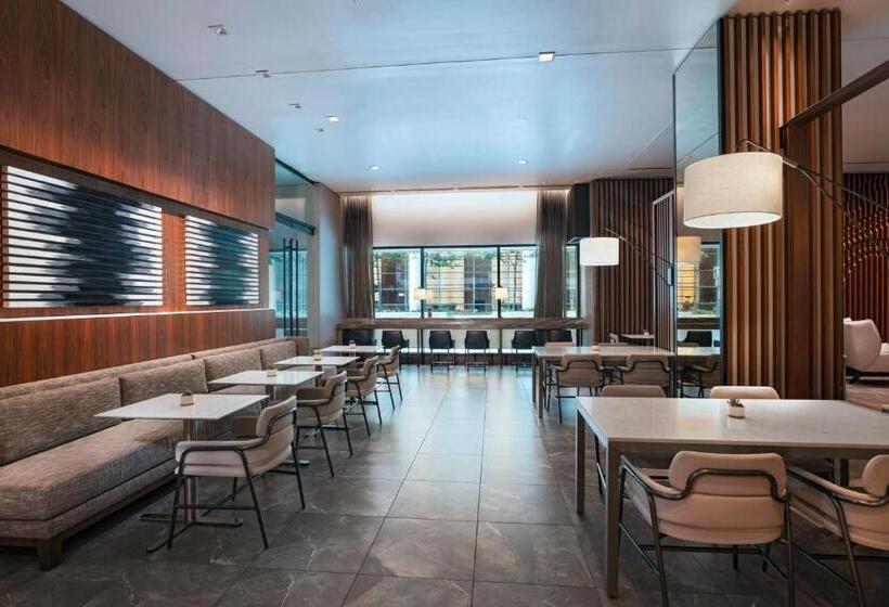 Ac Hotel By Marriott Houston Downtown