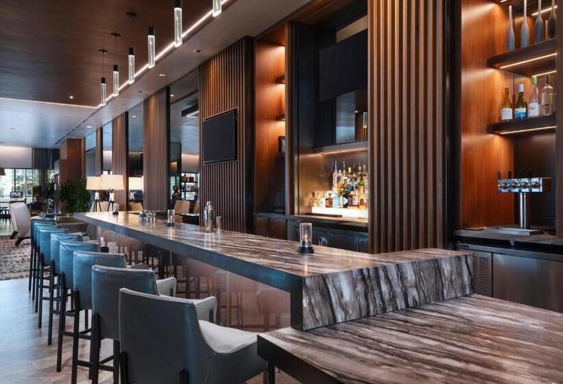 Ac Hotel By Marriott Houston Downtown