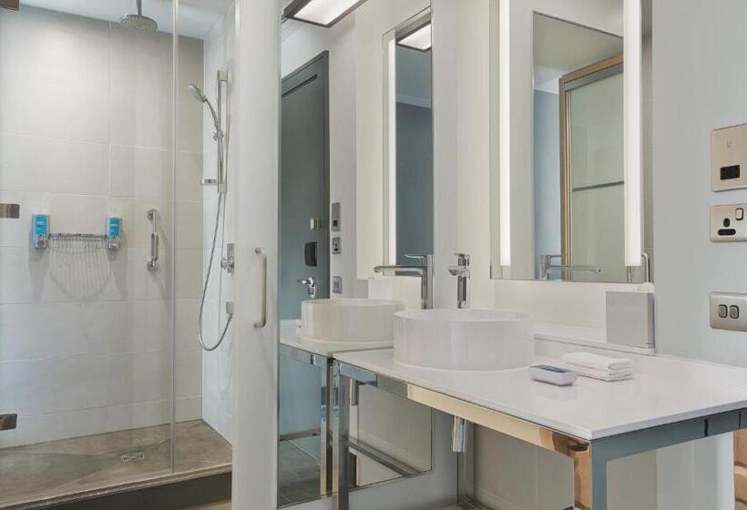 Отель Aloft Aberdeen Teca