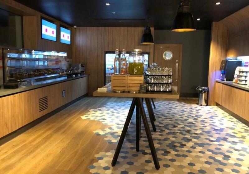 Отель Aloft Aberdeen Teca